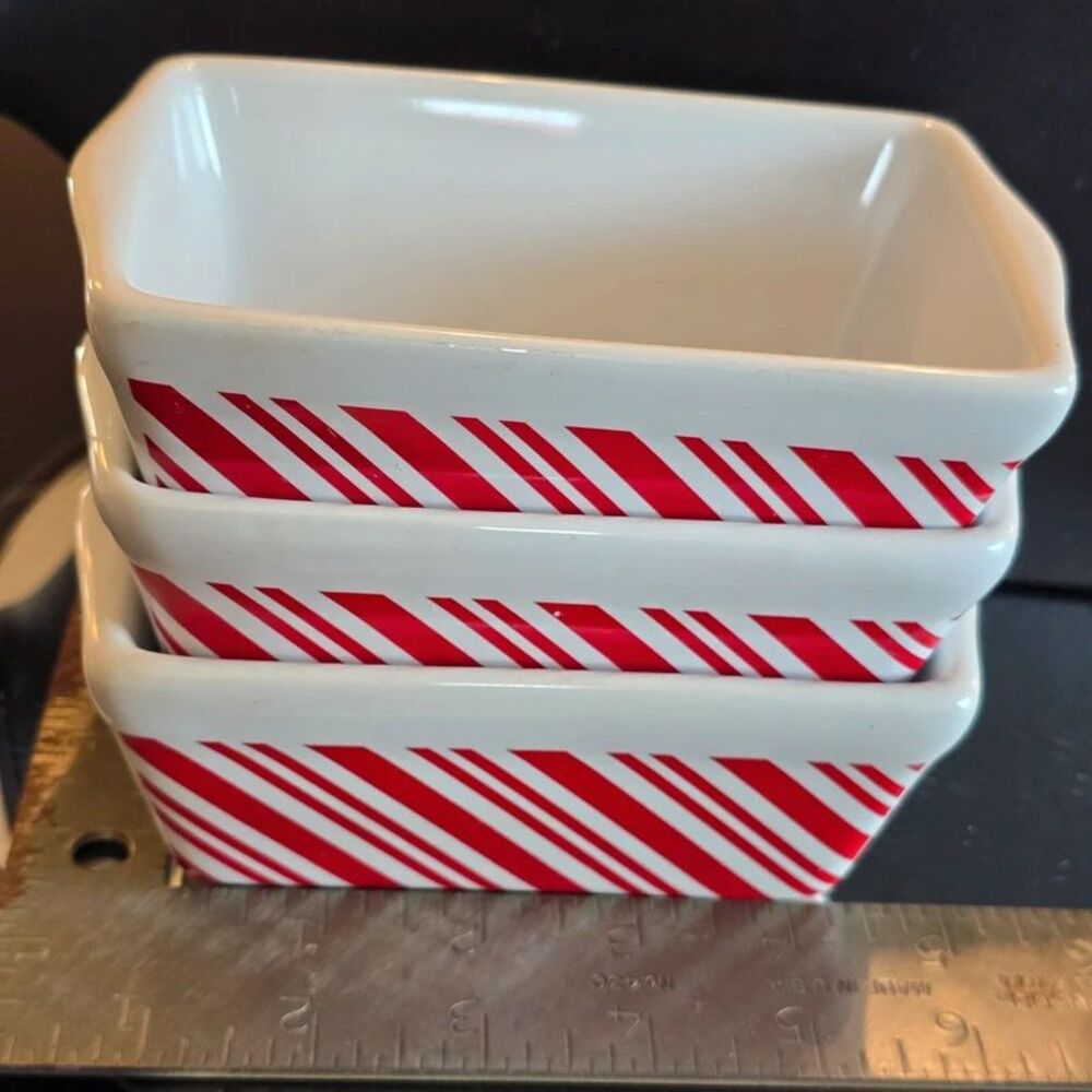 3 Holiday bake ware mini loaf pans New!